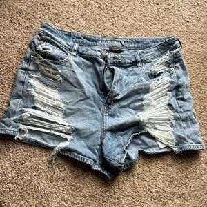 American Eagle Mom Short